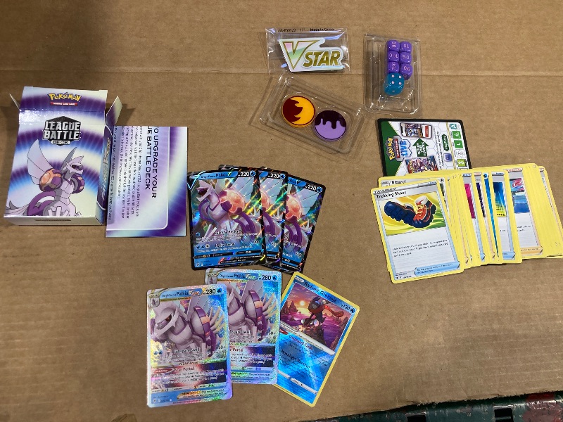 Photo 1 of Pokémon TCG: Origin Forme Palkia VSTAR League Battle Deck