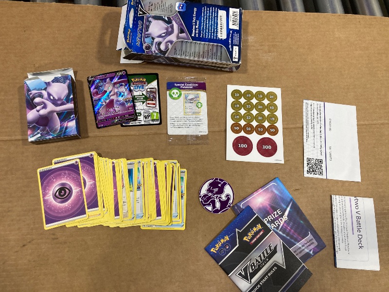 Photo 1 of Pokemon TCG GO V Battle Deck