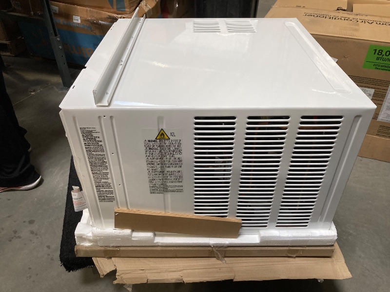 Photo 1 of LG - 18,000 BTU 230V Window Air Conditioner - White