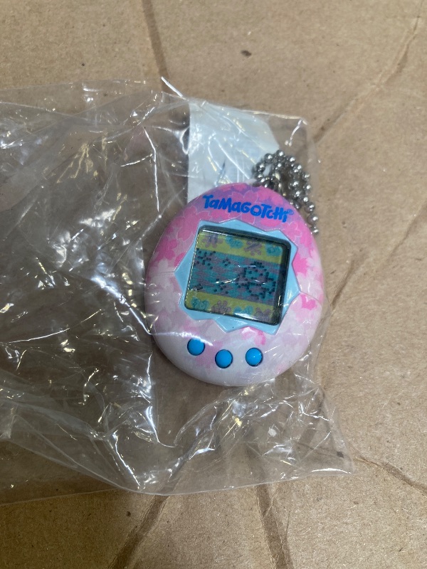 Photo 1 of Tamagotchi Original - Sakura