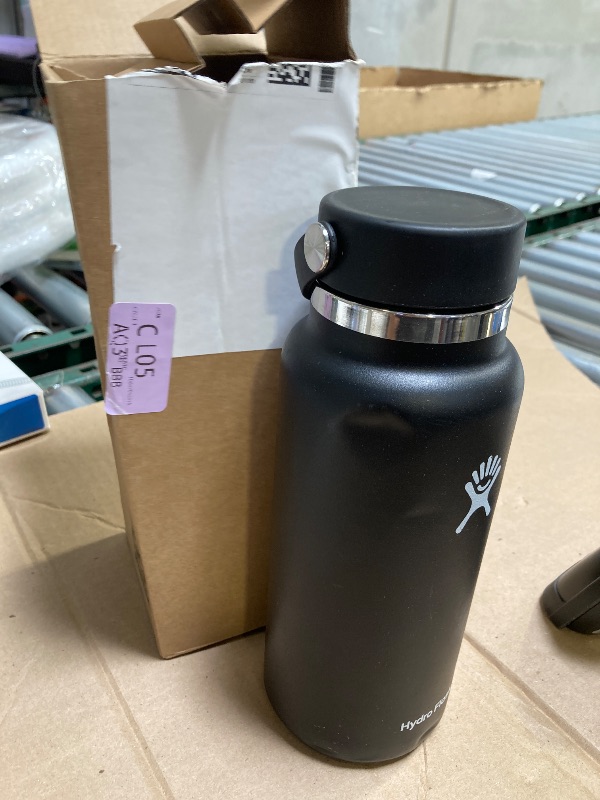 Photo 1 of Hydro Flask 32 Oz Wide Flex Straw Cap Black
