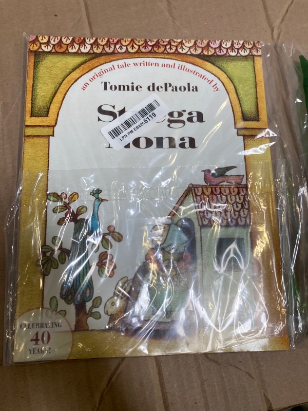 Photo 1 of Strega Nona: An Old Tale Retold