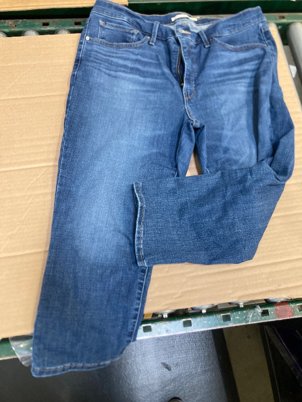 Photo 1 of Size 33-Levi’s Original Red Tab Women's 311 Shaping Skinny Capri Jeans
