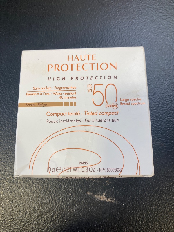 Photo 1 of Avene High Protection Beige Tinted Compact, Broad Spectrum SPF 50+, UVA/UVB Blue Light Protection, 100% Mineral, Water Resistant, Non-Greasy, Fragrance-Free 0.35 Oz