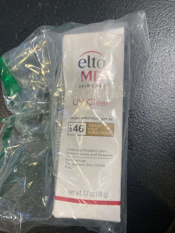 Photo 1 of EltaMD UV Clear Tinted Sunscreen for Face, SPF 46 with Zinc Oxide, Oil-Free, Dermatologist Recommended, For Acne-Prone Sensitive Skin, 1.7 oz