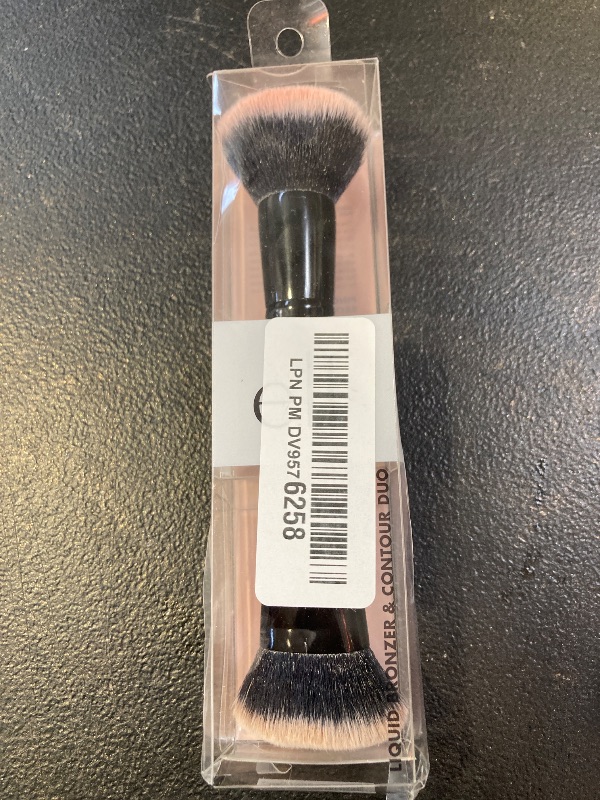 Photo 1 of e.l.f. Liquid Bronzer & Contour Duo Brush, Silky Highly Pigmented Formula with Dual-ended Makeup Brush, Synthetic Bristles, 100% Vegan and Cruelty-Free
