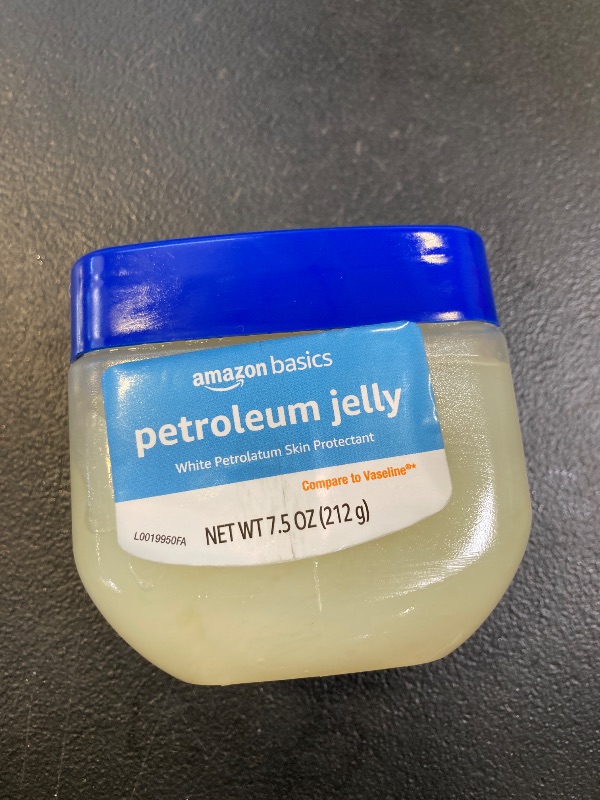 Photo 1 of Amazon Basics Petroleum Jelly White Petrolatum Skin Protectant, Unscented, 7.5 oz, 1-Pack, (Previously Solimo)