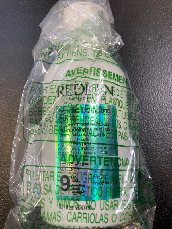 Photo 1 of REDKEN Acidic Bonding Curls Sulfate-Free Shampoo | For Curly Hair | Curl Control + Definition | With Citric Acid, Avocado Oil, Shea Butter | Silicone-Free | Hydrating Shampoo | Repairs Damaged Curls
