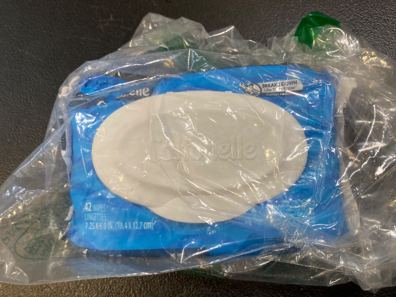 Photo 1 of Cottonelle Fresh Feel Flushable Wet Wipes, Adult Wet Wipes, 42 Pack 