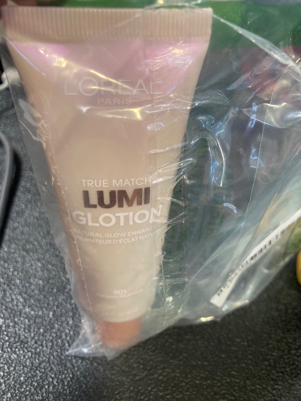 Photo 1 of L'Oreal Paris Makeup True Match Lumi Glotion, Natural Glow Enhancer, Illuminator Highlighter, Bronzing Drops For a Sun-Kissed Glow, 901 Fair