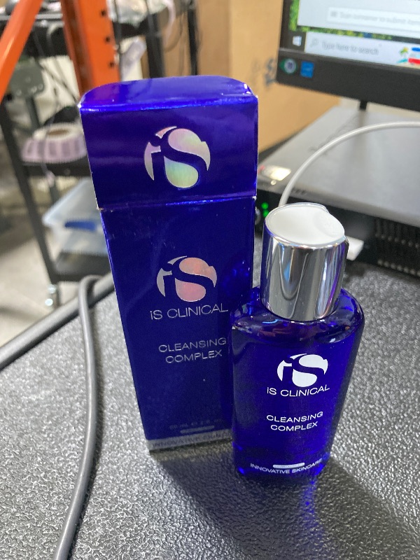 Photo 1 of iS CLINICAL Cleansing Complex, 3in1 Gentle deep pore cleanser Face Wash and Makeup remover, Helps blemish-prone skin