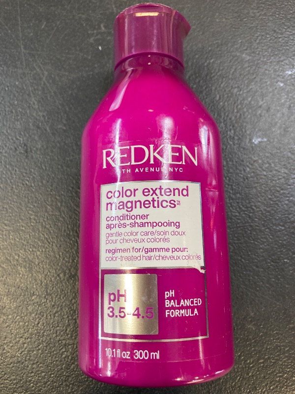 Photo 1 of Redken Color Extend Magnetics Conditioner | For Color Treated Hair | Protects Color & Adds Shine | With Amino Acid | Sulfate-Free | 10.1 Fl Oz (Pack of 1)