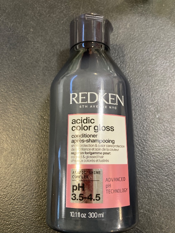 Photo 1 of Redken Acidic Color Gloss Conditioner | For Color-Treated Hair | Helps Prolong Hair Color and Add Shine | Smooth, Glossy Finish