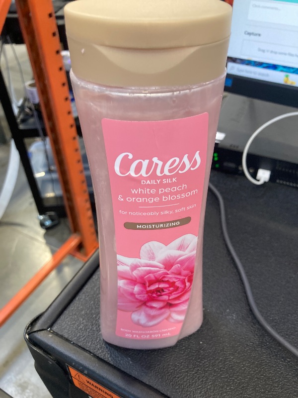 Photo 1 of Caress Body Wash With Silk Extract For Noticeably Silky, Soft Skin Daily Silk Body Soap With White Peach & Orange Blossom 20 fl oz