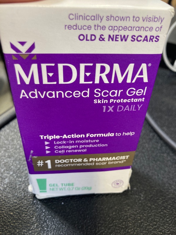 Photo 1 of Mederma Advanced Scar Gel, Treats Old and New Scars, Reduces the Appearance of Scars from Acne, Stitches, Burns and More, 0.70oz (20g)
