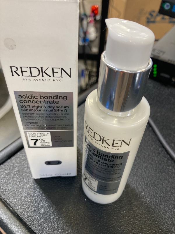 Photo 1 of Redken Acidic Bonding Concentrate 24/7 Night & Day Serum For Damaged Hair - Nourishes & Restores, Overnight Repair & Protection