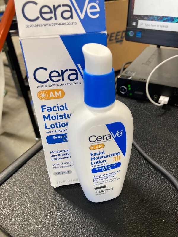 Photo 1 of CeraVe AM Facial Moisturizing Lotion with SPF 30, Oil-Free Face Moisturizer with SPF, Formulated with Hyaluronic Acid, Niacinamide & Ceramides, Non-Comedogenic, Broad Spectrum Sunscreen, 3 Ounce