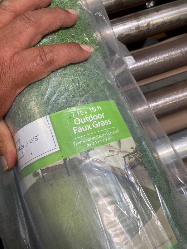 Photo 1 of 10X7 Outdoor Faux grass