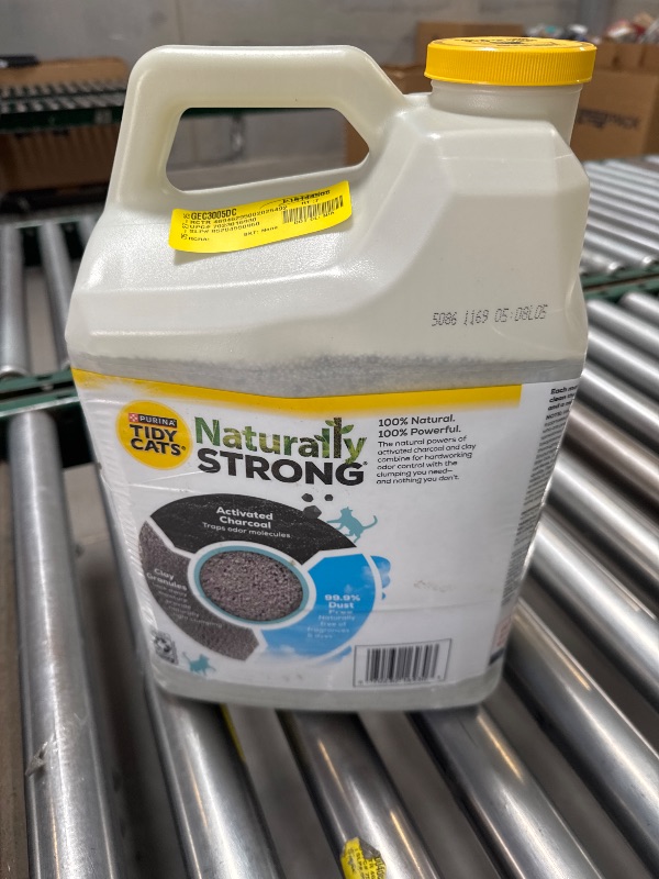 Photo 1 of Purina Tidy Cats Unscented Naturally Strong Clumping Multi-Cat Litter, 20 lbs.