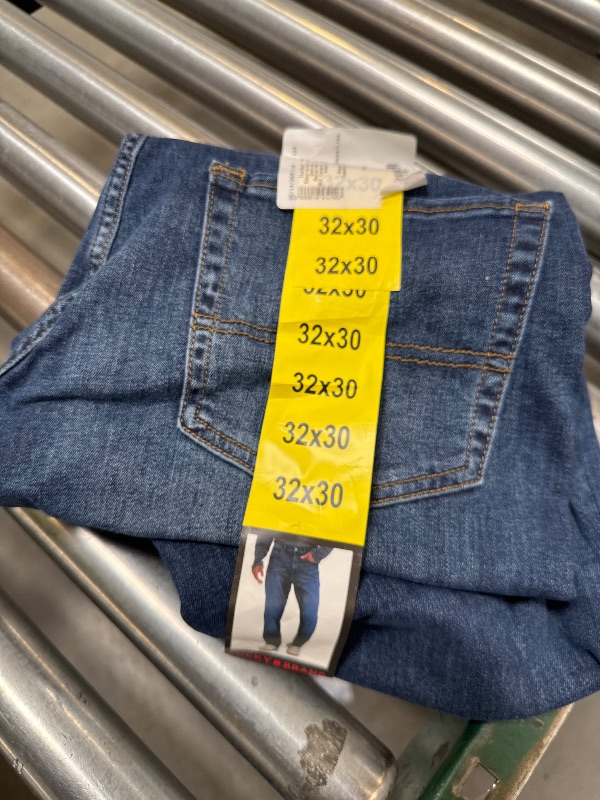 Photo 1 of Lucky Brand Men's 223 Straight Leg 5 Pocket Stretch Denim Jean (US, Waist Inseam, 32, 30, Regular, Regular, Blue)