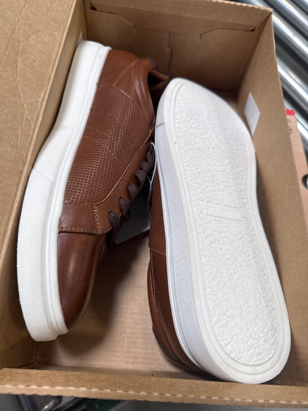 Photo 1 of Steve Madden Men's Sneaker 10 mens
