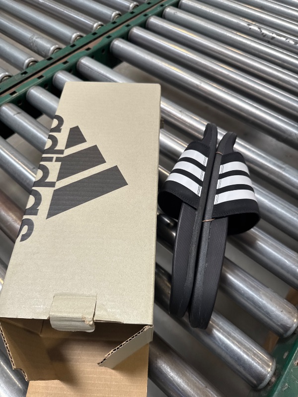 Photo 1 of adidas Adilette Comfort Slide men 10
