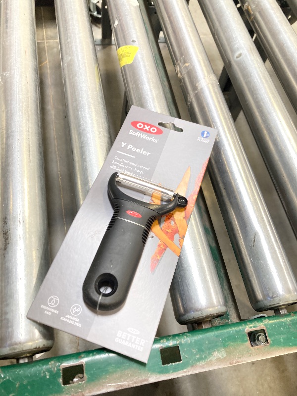 Photo 1 of OXO International 81051 Y Peeler [Kitchen]