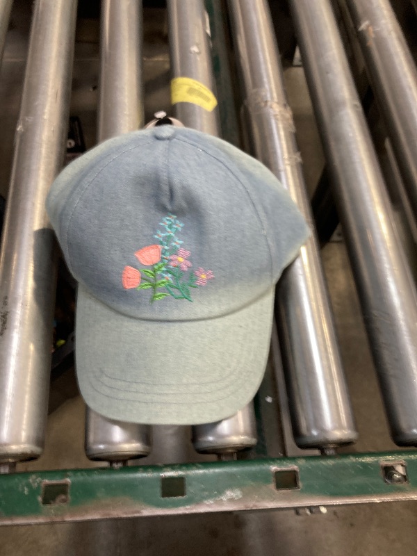 Photo 1 of One size girl cap 