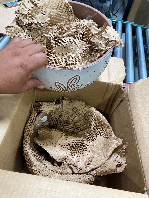 Photo 1 of 2pcs Medium size garden clay pots 