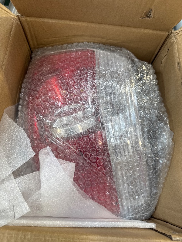Photo 1 of Misakomo Brake Tail Light for GMC Acadia 2007-2012 - GM2801216 Rear Taillight Assembly for 20912756 and 19419021 - Outer Tail Lamp for Passenger Right Side RH