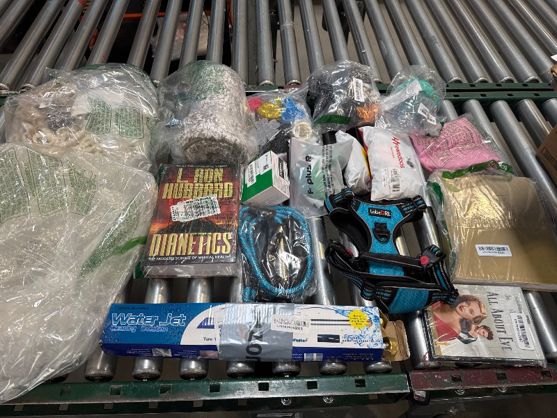 Photo 1 of Box Lot of Miscellaneous Items/FINAL SALE