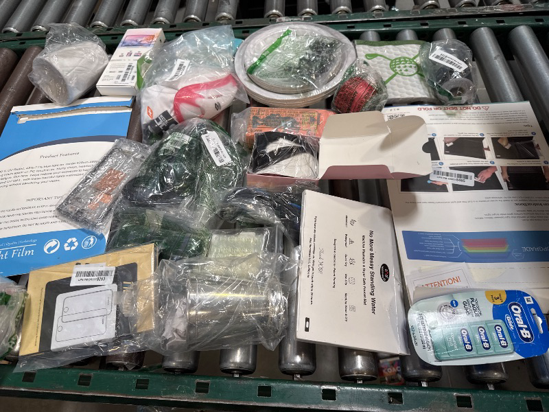 Photo 1 of Box Lot of Miscellaneous Items/Final Sale 