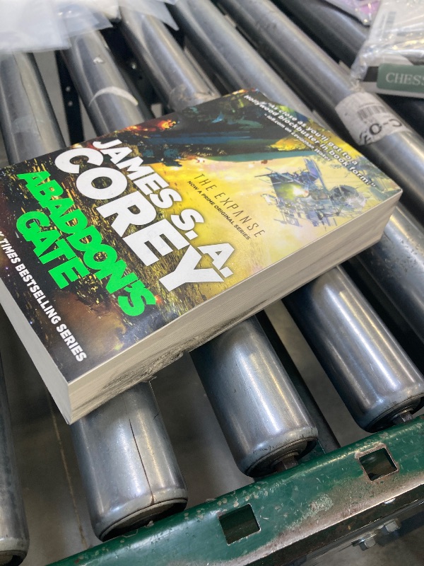 Photo 1 of Book is damage---Abaddon's Gate (The Expanse, 3)