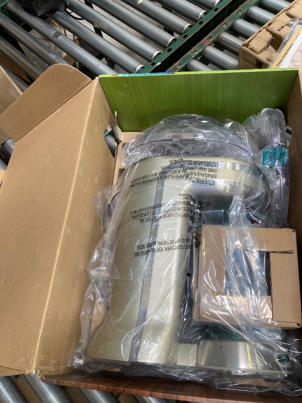 Photo 1 of MARGARITAVILLE Key West Jimmy Buffet Anniversary Edition 36 oz. 2 Speed Frozen Concoction Maker Blender in Green 985123367M