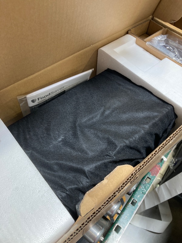 Photo 1 of FoodSaver 5860 Series Vacuum Sealer Machine
