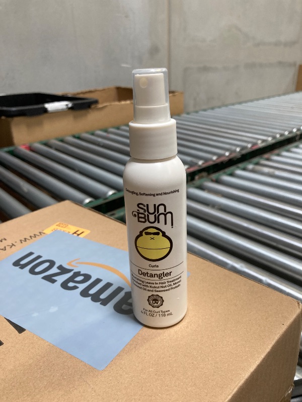 Photo 1 of Sun Bum Curls and Waves Detangler - Prevents Dullness and Frizz - Vegan and Cruelty Free - 4 oz
