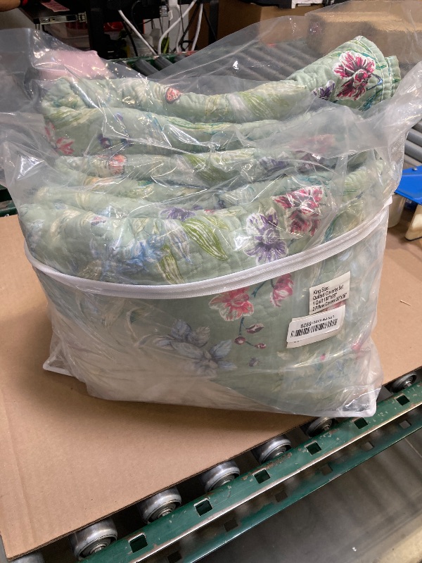 Photo 1 of Sanracie Floral Quilt King Size-100% Cotton Bedding Quilt Set (110"x98") 3pcs Green Flower Bird Butterfly Print Botanical Quilted Bedspread Coverlet Sets All Season Lightweight Floral Bedding Set