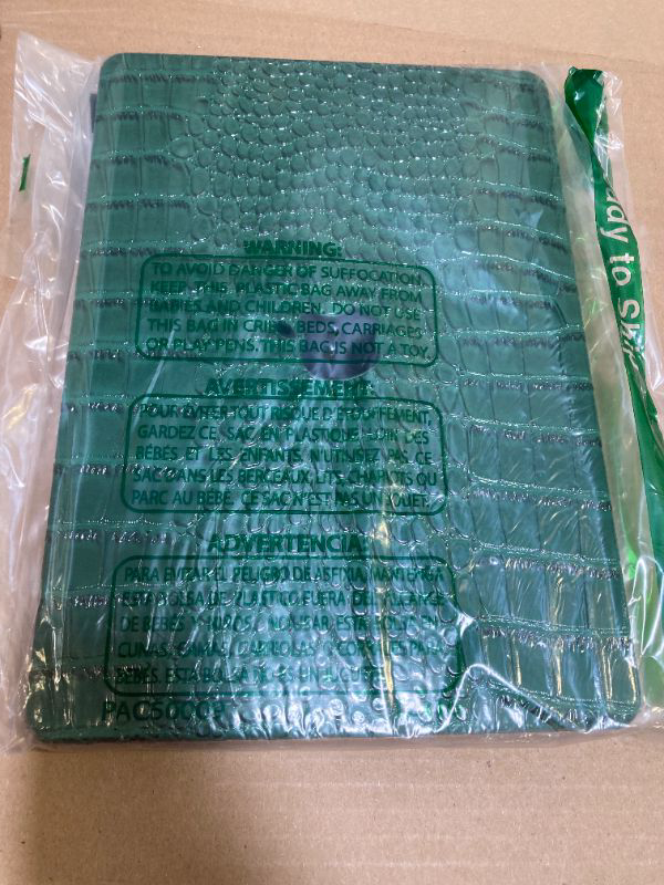 Photo 1 of KEROM Crocodile Case for MacBook Air 13 Inch M4 2025 2024-2022 M3 M2 A3240 A3113 A2681, Aligator Skin Snakeskin PU Leather Hardshell Case & Keyboard Cover for MacBook Air 13.6 Inch, Emerald Green