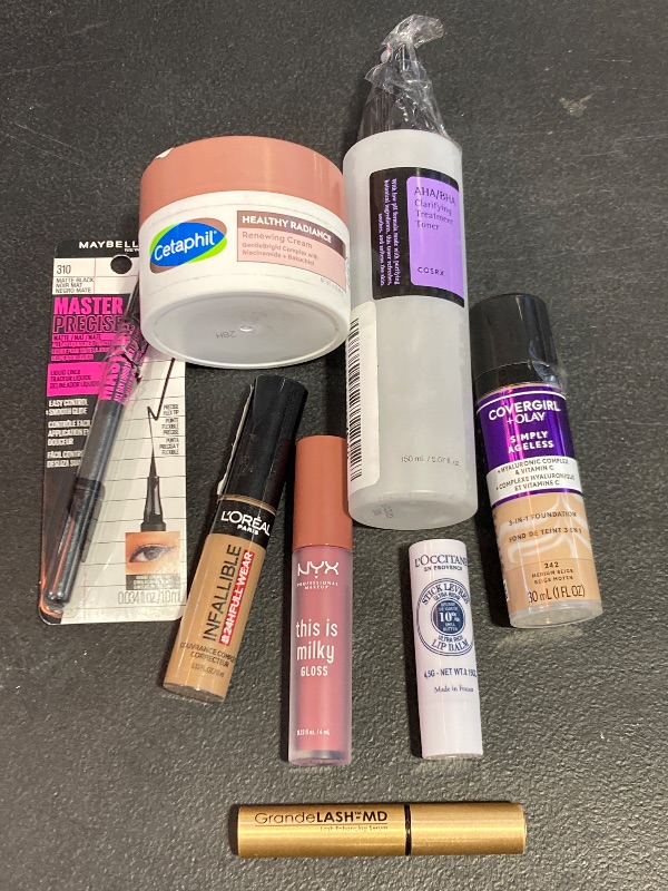 Photo 1 of Beauty Bundle- SOLD AS IS- read clerk notes.
