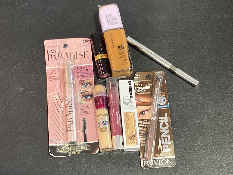 Photo 1 of Beauty Bundle- SOLD AS IS- read clerk notes.