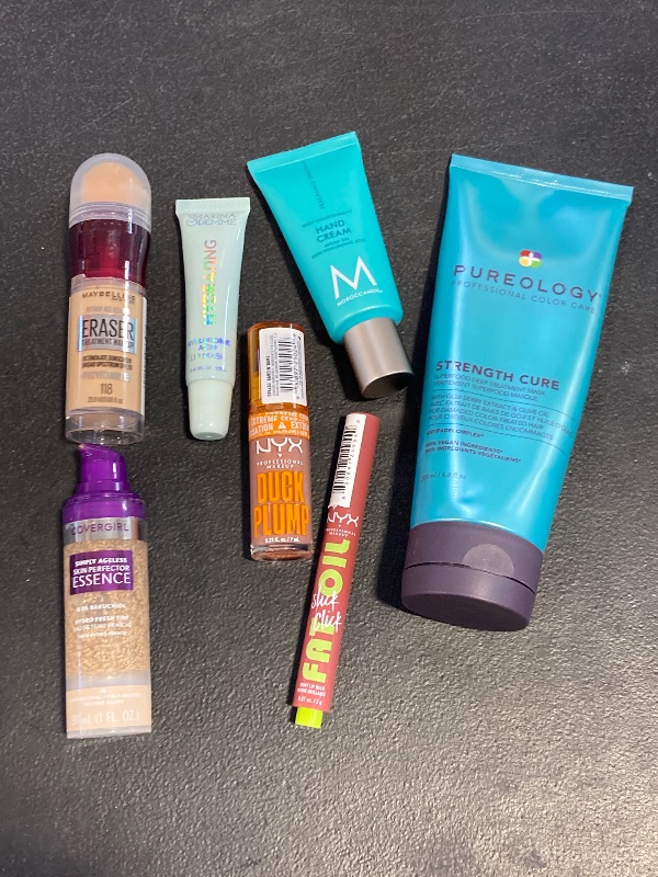 Photo 1 of Beauty Bundle- SOLD AS IS- read clerk notes.
