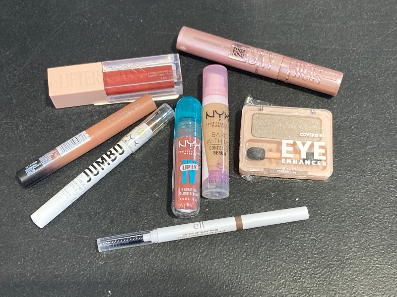 Photo 1 of Beauty Bundle- SOLD AS IS- read clerk notes.
