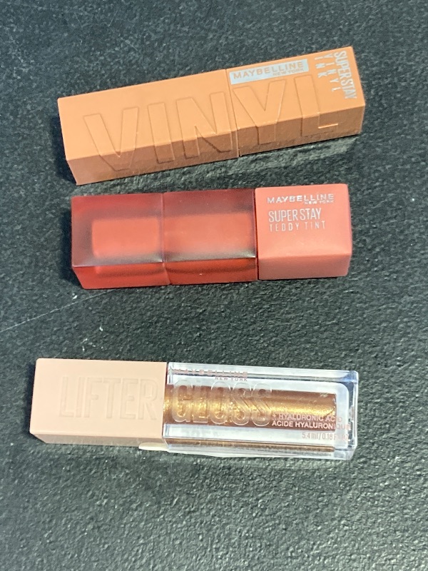 Photo 1 of Beauty Lip Bundle- SOLD AS IS- read clerk notes.
