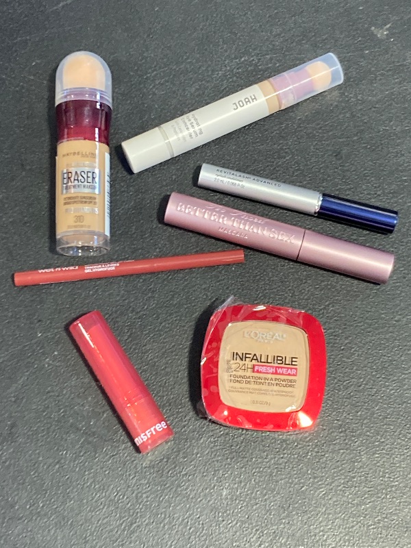 Photo 1 of Beauty Bundle- SOLD AS IS- read clerk notes.

