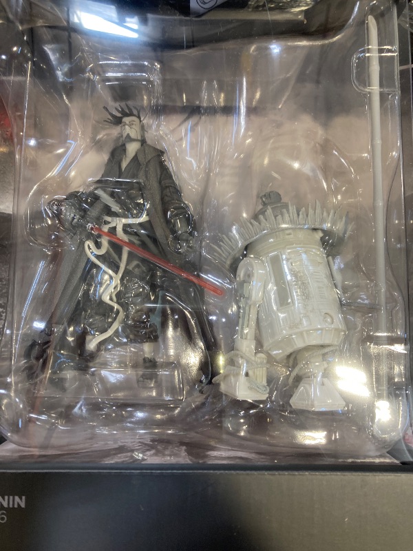 Photo 1 of STAR WARS The Black Series The Ronin & R5-D56, Visions Premium Collectible 6 Inch Action Figure 2-Pack