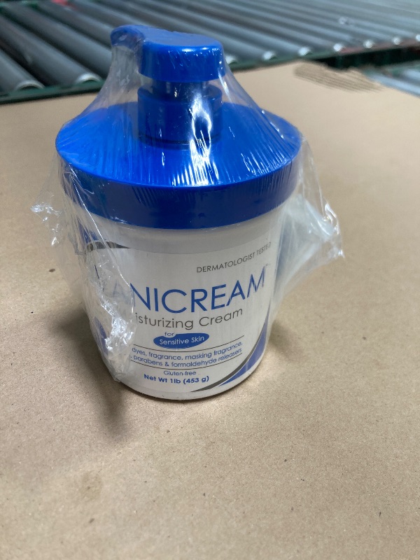 Photo 1 of Vanicream Moisturizing Skin Cream with Pump Dispenser - 16 fl oz (1 lb) - Moisturizer Formulated Without Common Irritants for Those with Sensitive Skin