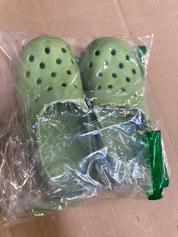 Photo 1 of Size 26/27--Zoolar Toddler Cute Garden Clogs Boys Girls Slip On Shoes Summer Lightweight Outdoor Slides Sandals Infant Children Beach Pool Shoes (Toddler/Little Kids)