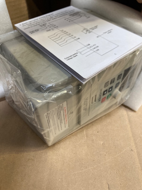 Photo 1 of XCFDP AC 220V/1.5kw 2HP Variable Frequency Drive,8A VFD Inverter Single Phase to 3 Phase Frequency Converter for Spindle Motor Speed Control(Single-Phase Input, 3 Phase Output)