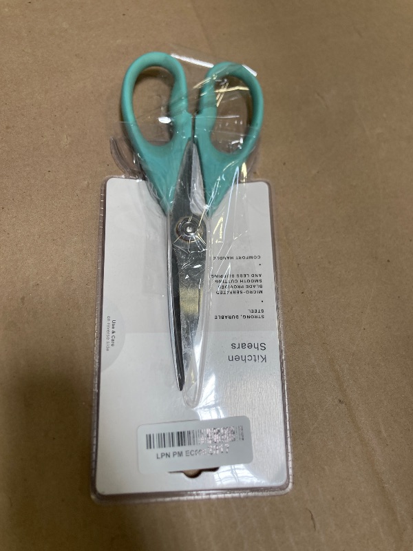 Photo 1 of Misen Heavy Duty Kitchen Shears - Ambidextrous Scissors for Meat, Poultry & More - Easy to Clean - German Stainless Steel - Green