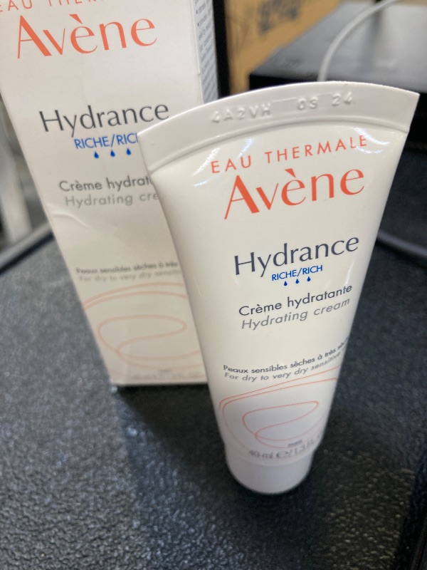 Photo 1 of Avène Hydrance RICH Hydrating Cream, Daily Face Moisturizer, Strengthens Skin Barrer, Soothes feelings of skin tightness and discomfort associated with dryness, Non-Comedogenic, 1.3 Oz